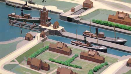 K&ouml;ster-Modell Fischereihafen Weserm&uuml;nde/Geestem&uuml;nde - Doppelschleuse  (Foto1)